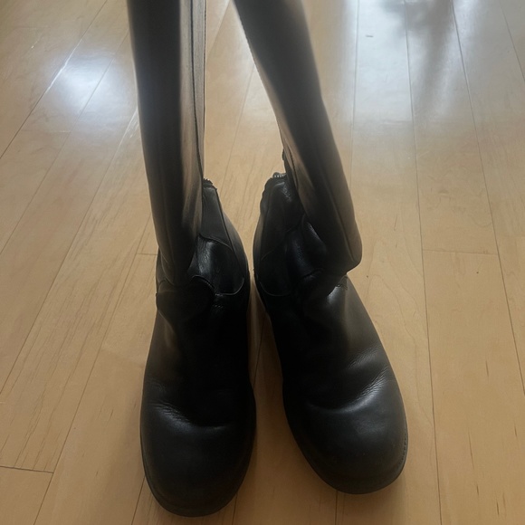 Ugg leather boots - Picture 1 of 3